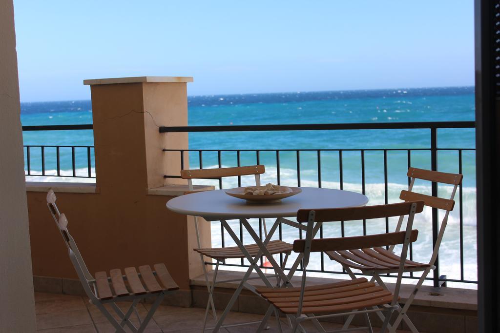 Les Agrumes Varigotti Exterior photo