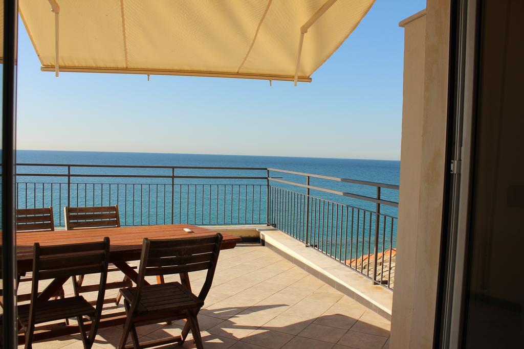 Les Agrumes Varigotti Exterior photo