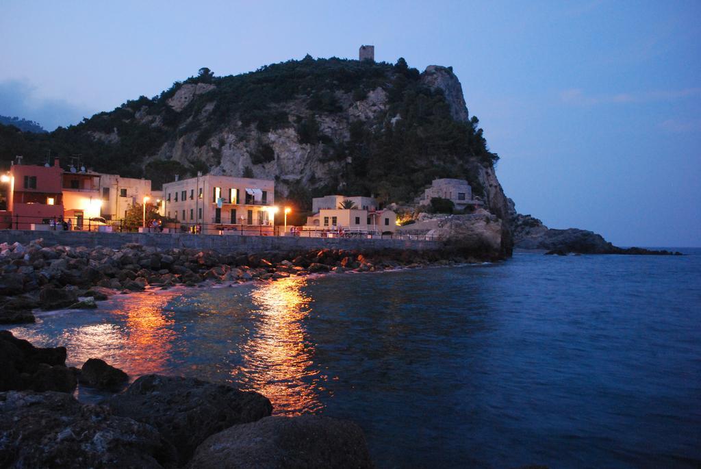Les Agrumes Varigotti Exterior photo