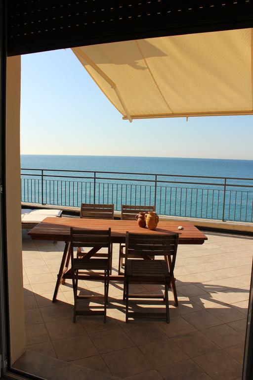 Les Agrumes Varigotti Exterior photo